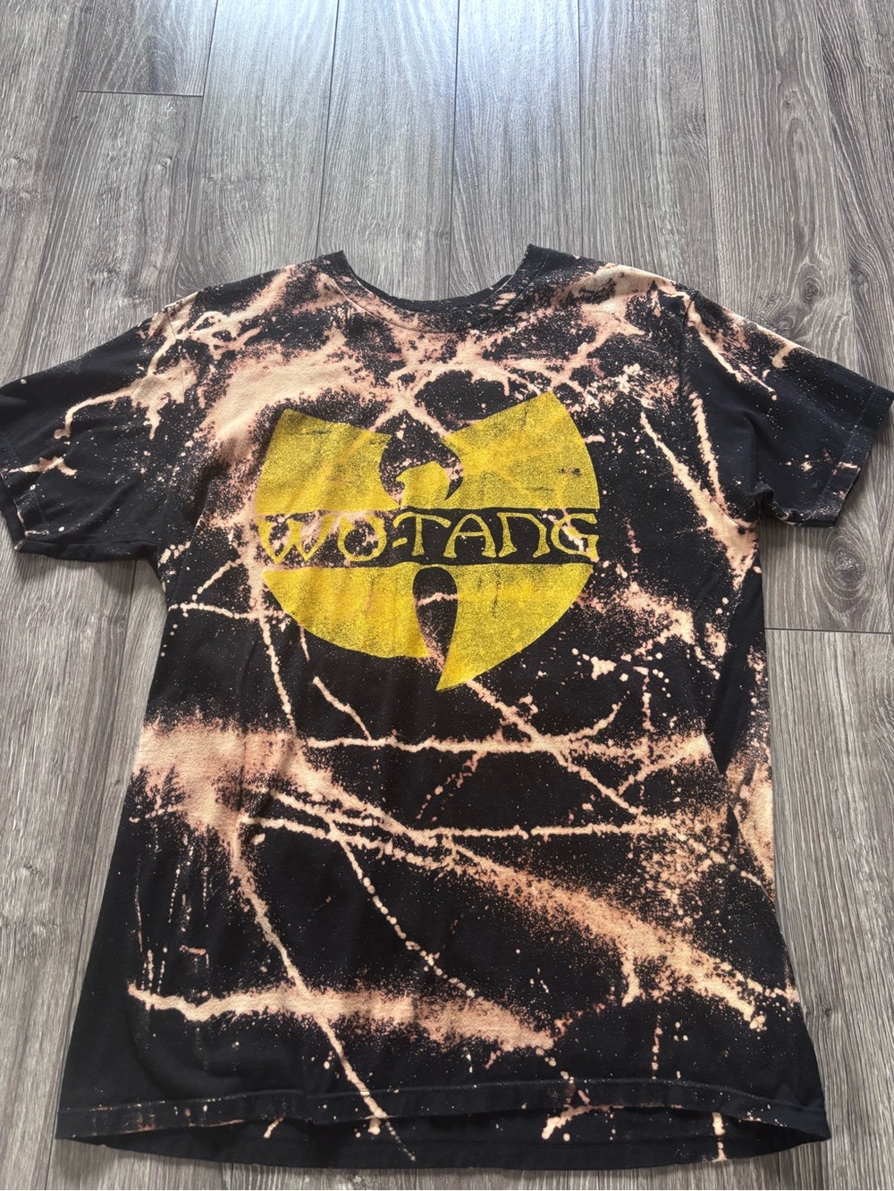 Wutang tshirt bleached pattern